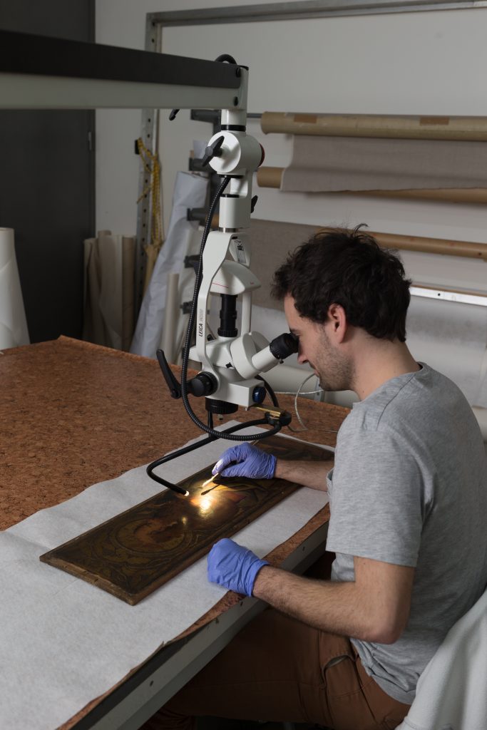 <p>Potrét pro katalog ‘Diplomanti 2016’. Na snímku: David Hrabálek (RESTM)</p>