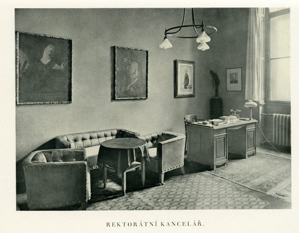 <p>historické snímky, Almanach AVU 1926, foto: Štencův grafický závod (autor neuveden)</p>
